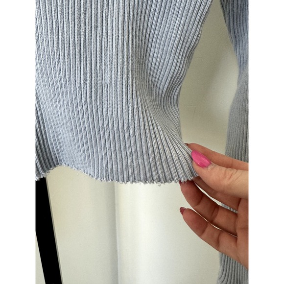 Brandy Melville Ribbed Blue Cropped Sweater - Picture 3 of 4
